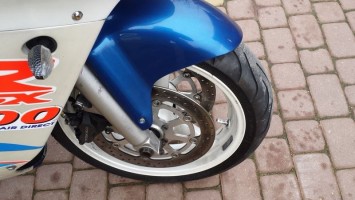 Диск колесо резина перед Suzuki GSX-R 600 SRAD 1997