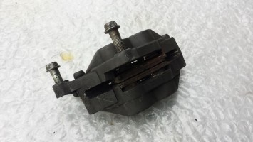 суппорт тормозной передний левый Suzuki GSX-R 600 SRAD 2000