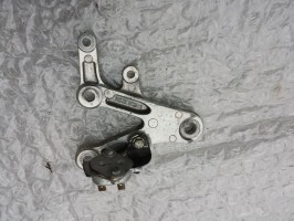 кронштейн подножка правый перед в сборе Honda CBR 954 2002 2003