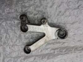 кронштейн подножки левый перед в сборе Honda CBR 954 2002 2003