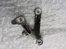 кронштейн подножки левый перед в сборе Honda CBR 954 2002 2003