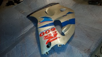 пластик боковой боковинка правая Suzuki GSX-R 600 SRAD 1997