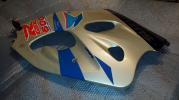 пластик боковой боковинка правая Suzuki GSX-R 600 SRAD 1997