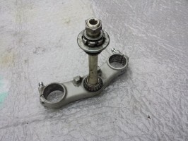 траверса полка нижняя Honda CBR 954 2002 2003