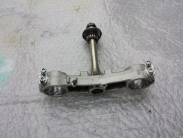 траверса полка нижняя Honda CBR 954 2002 2003