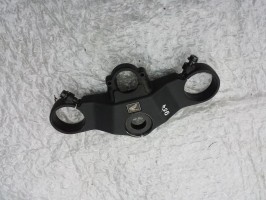 траверса полка верхняя Honda CBR 954 2002 2003