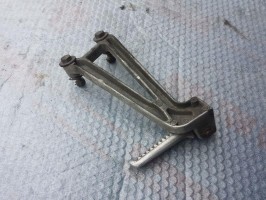 подножка пассажира задняя левая Honda CBR 600 F2 1993