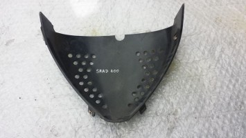 пластик соединительный боковых пластиков треугольник Suzuki GSX-R 600 SRAD 2000