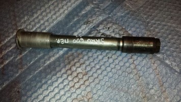 оська переднего колеса Suzuki GSX-R 600 SRAD 1997