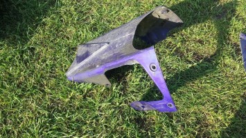 Плуг, нижний соединитель боковых пластиков Suzuki GSX-R 600 750 SRAD 1996-2000