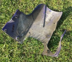 Плуг, нижний соединитель боковых пластиков Suzuki GSX-R 600 750 SRAD 1996-2000