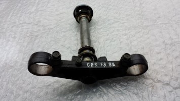 Траверса нижняя полка Honda CBR 600 F3 1996