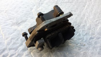 суппорт передний левый Honda CBR 600 F3 1996