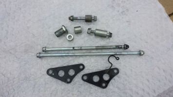 Болты и шпильки с мотора Honda CBR 600 F3 96