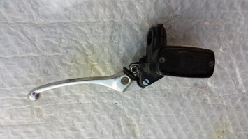 машинка тормоза насосик помпа вместе с ручкой Honda CBR 600 F3 1995