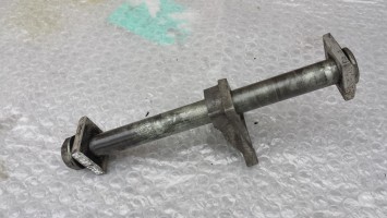 оська заднего колеса Suzuki GSX-R 600 SRAD 2000