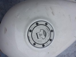 крышка лючок бензобака Honda CBR 600 F2 1993