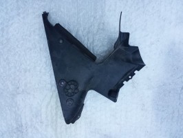 пластик правый нижний облицовка морды Honda CBR 954 2002