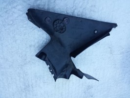 пластик правый нижний облицовка морды Honda CBR 954 2002